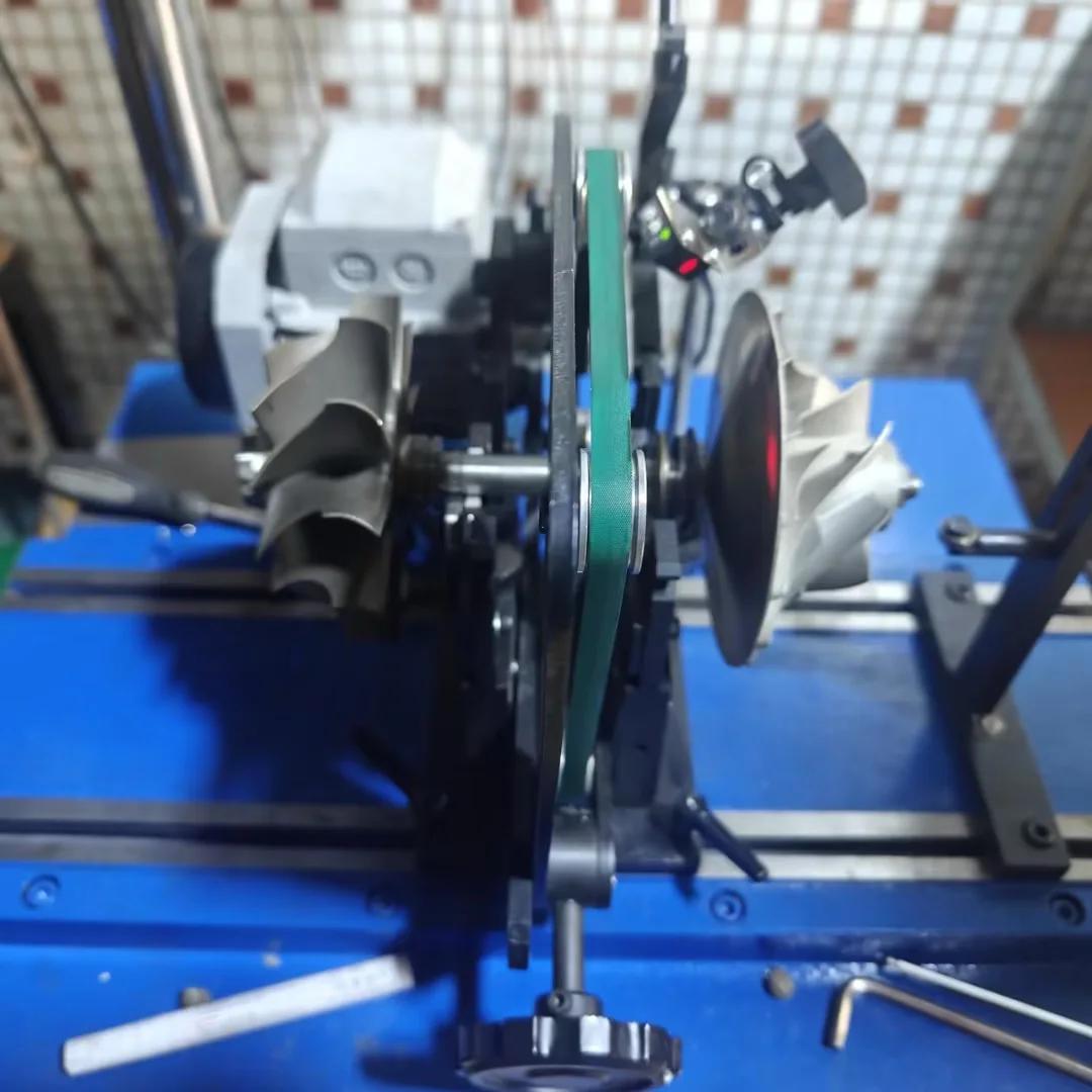 Micro Rotor Balancing Machine