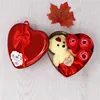 Rouge (Trois gros ours en forme de coeur)