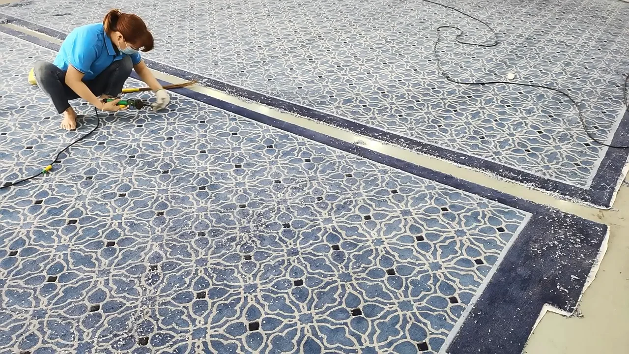 Geometric Design High Cut Low Loop Pile Construction Highly Durable Viscose Wool Carpets And