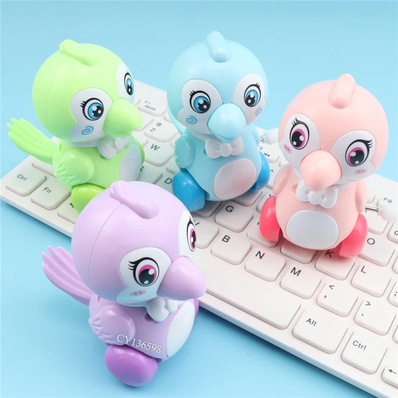 Пластиковые игрушки для попугаев нажмите и заводите заводные