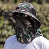 Verde militar camuflaje [máscara removible] con chalín integrado.