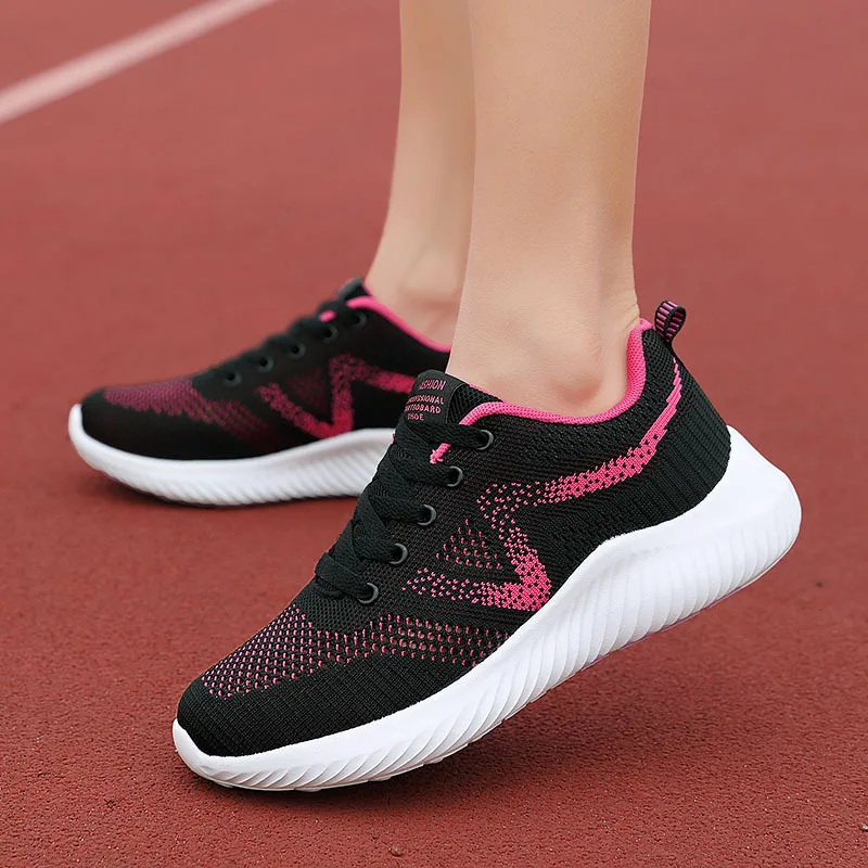 Легкая прогулочная обувь, новинка, Спортивная сетчатая дышащая дорожная обувь на мягкой подошве, повседневная женская спортивная обувь для бега