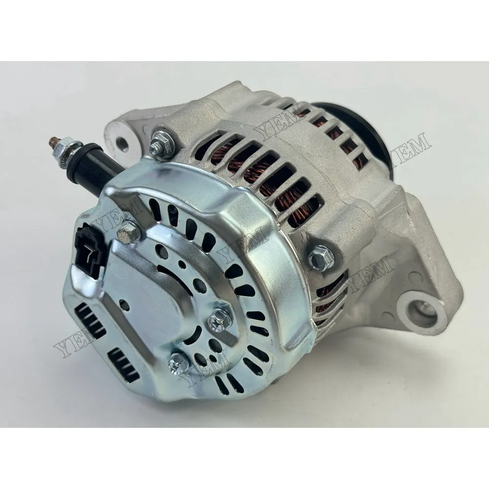 Alternator 15372-64010 for Kubota Engine D650 Tractor B5100D-P B6100D-P B6100HST-D B7100D-P B7100HST-E 5
