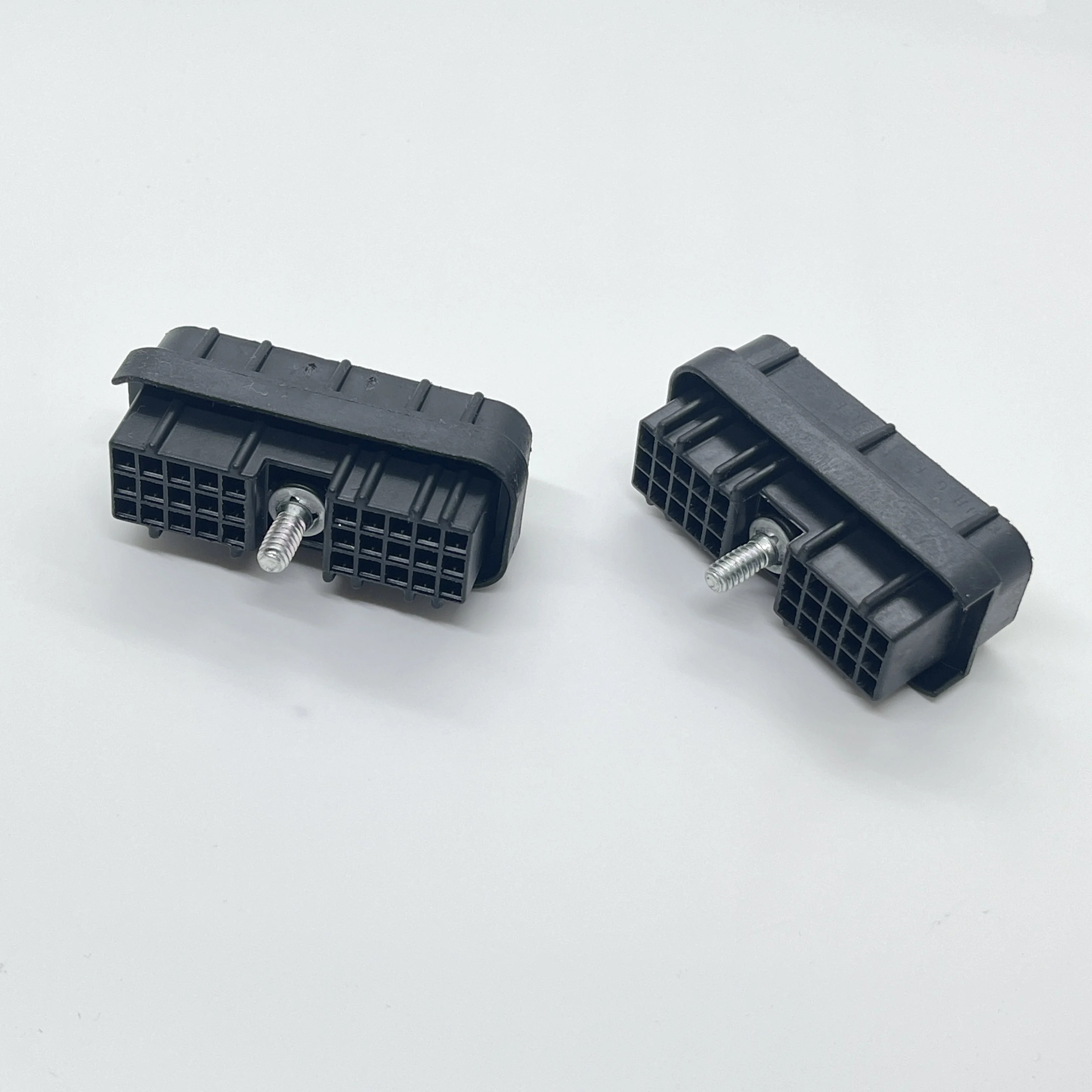 Aptiv 15492542 Automotive Connectors 30P FM BLK CONN ASSY MP 150 