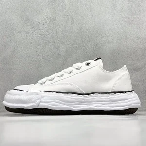 Product Men's Luxury Fashion Sneakers with Comfortable Lace-up Closure Custom Brand Shoes High Quality Canvas Shoes