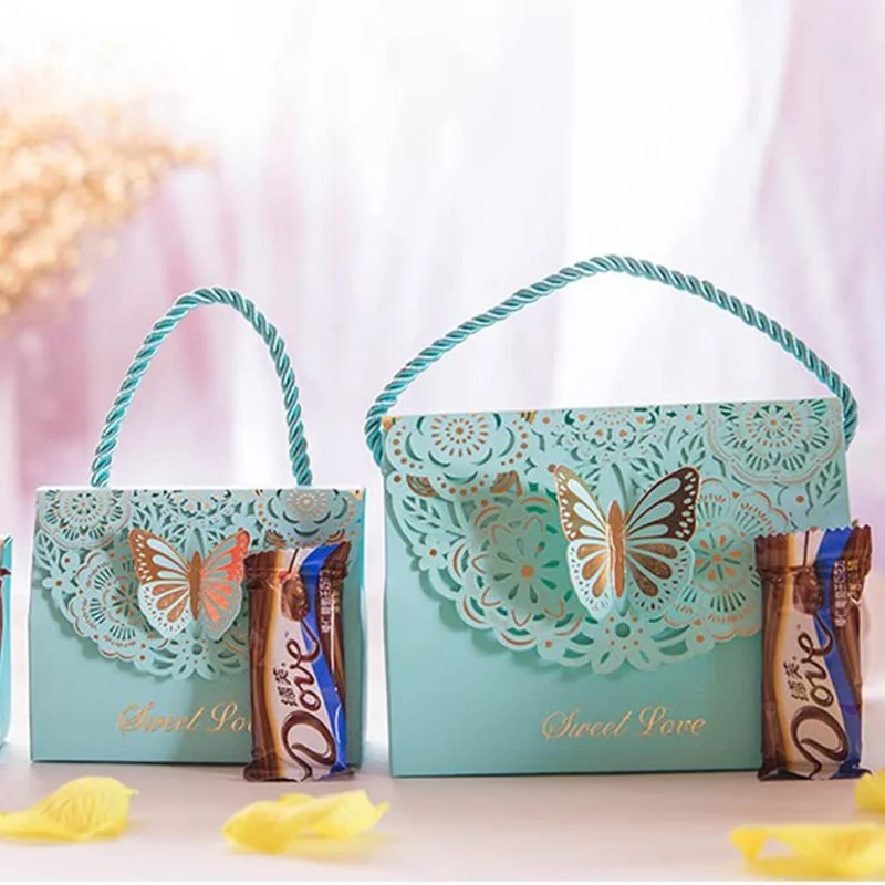 Wholesale Customized Luxury Folding Package with Clear PVC Window Embossing Matt Lamination Silk Screen Printing Sponge Lining details