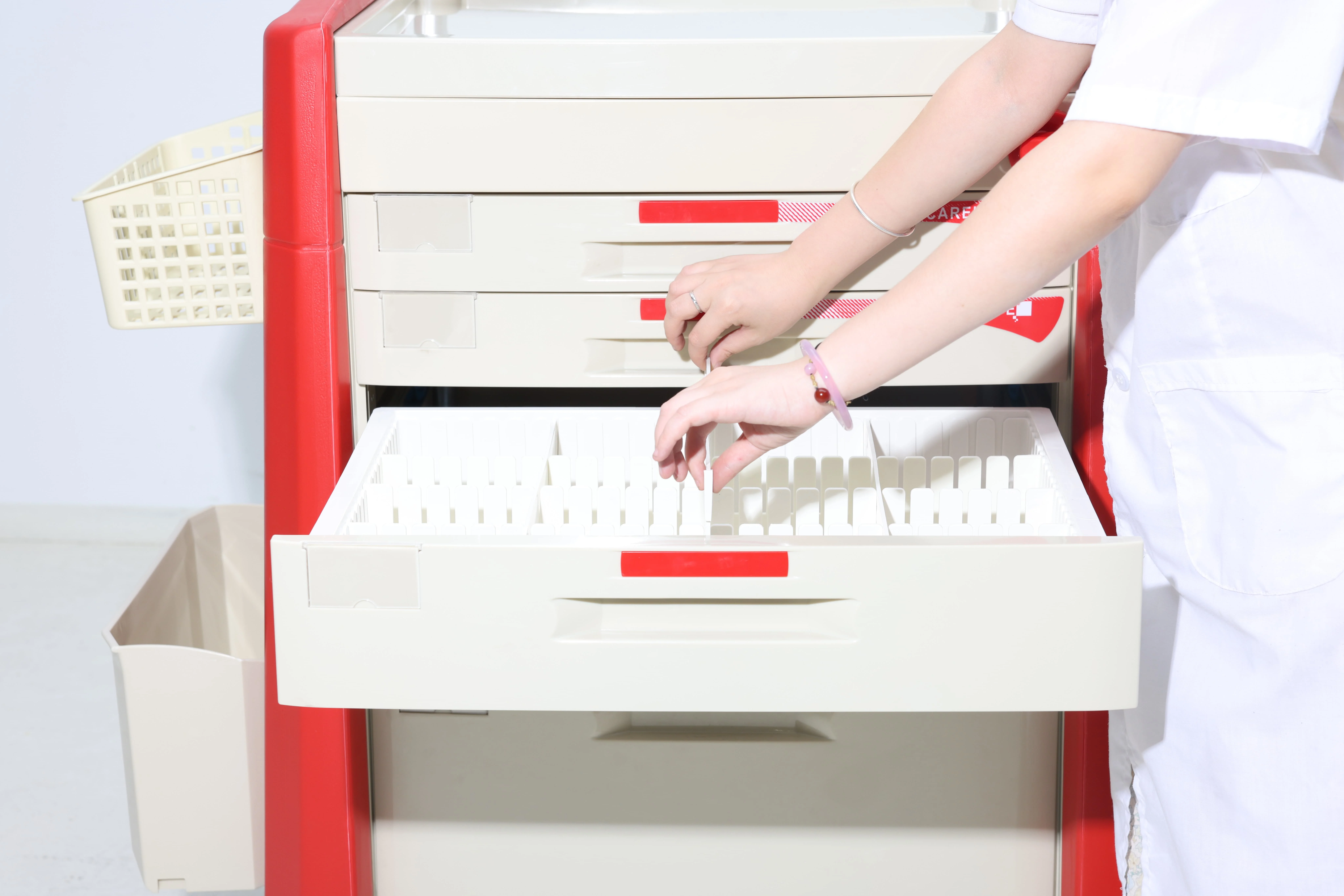 EMS Crash Trolley CPR Board ABS Dual-Waste System Oxygen Holder Hidden Power Outlets 50 Emergency Lock Tags Hospital Hotel 4