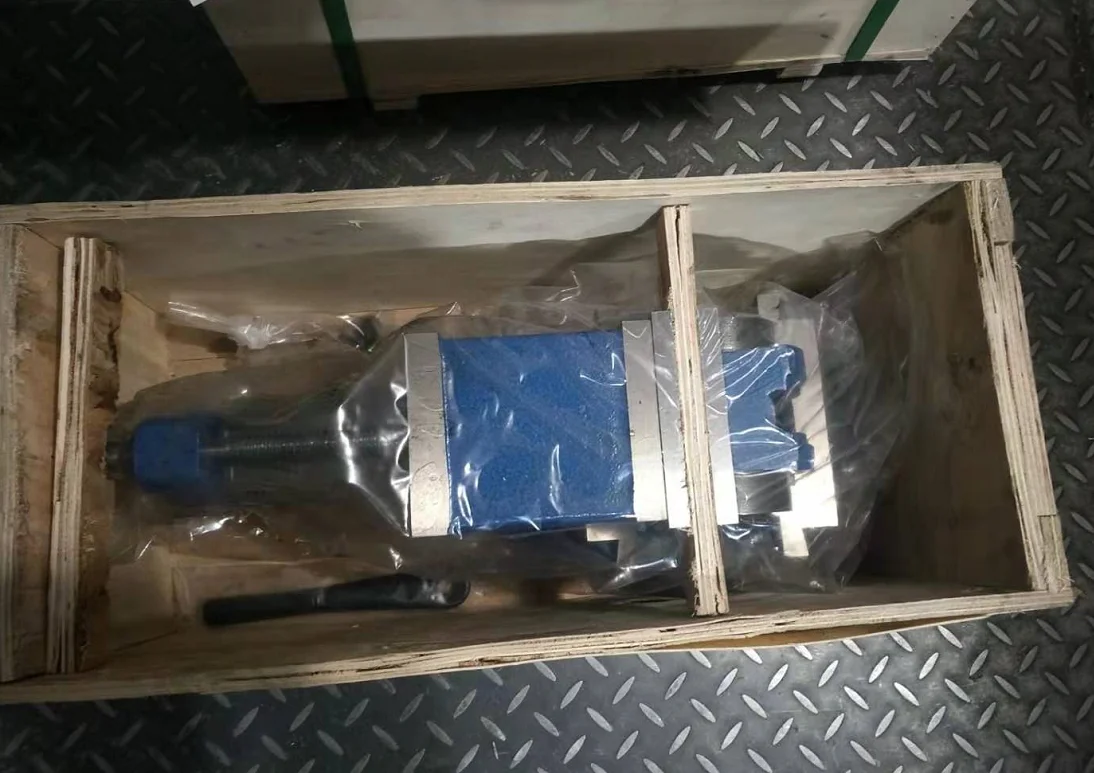 QW125 Universal Tilting Vise 3 Way Angle Rotation Precision Machine Vise