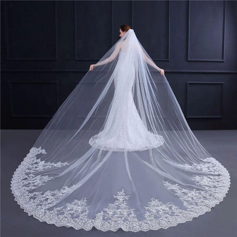 Fantasy Bride Store Elegant 4 Meters Long Lace Edge One Layer Tulle Bridal Veil with Comb White / 350cm