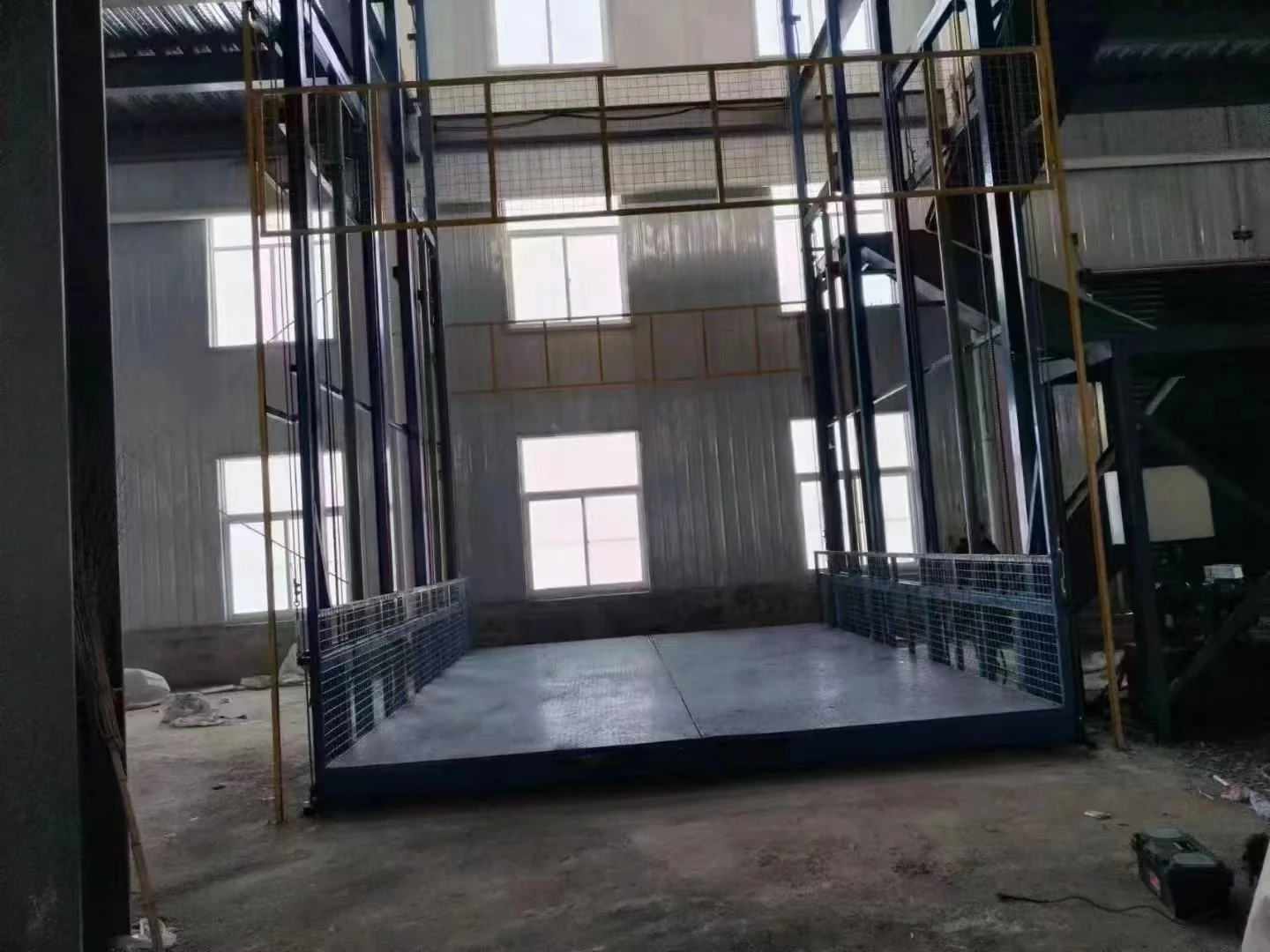 New Industrial Use Small Wall Mounted Home Cargo Elevator Lift Warehouse Elevator Lift for Sale
