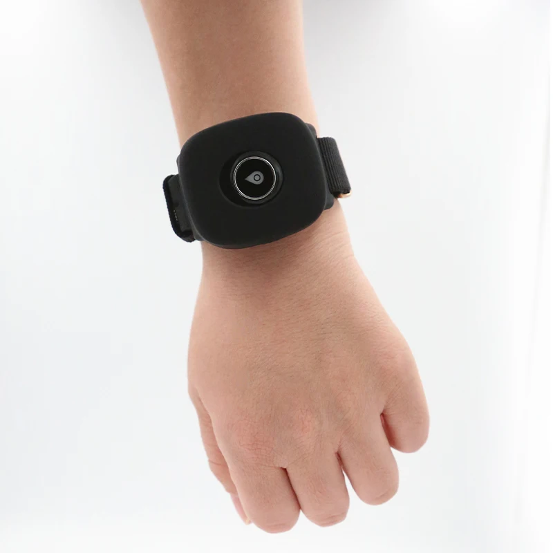 Q68 Model New Long Standby Time 4G GPS tracker IPX7 Waterproof Hot Sale Kids GPS tracker 4G