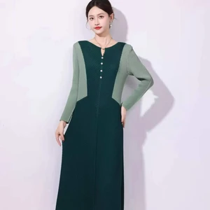 Long and Medium-length Double-color Elegant and Stylish Casual Women's Large-sized Pleated Dress