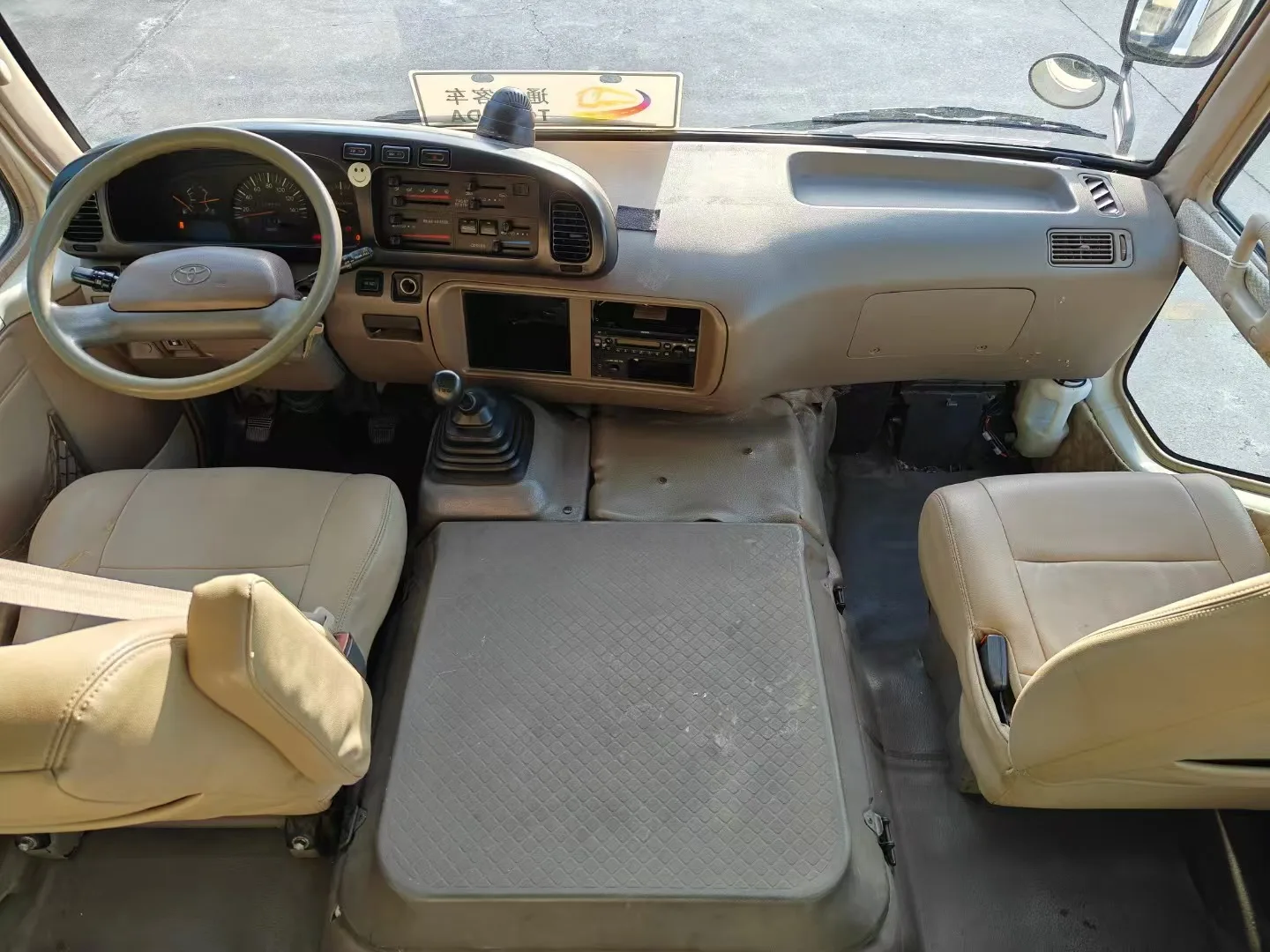 2024 To-yo-ta Coaster Bus Mini Van 20 Seaters for Sale Passenger Mini Bus To-yo-ta Coaster Bus