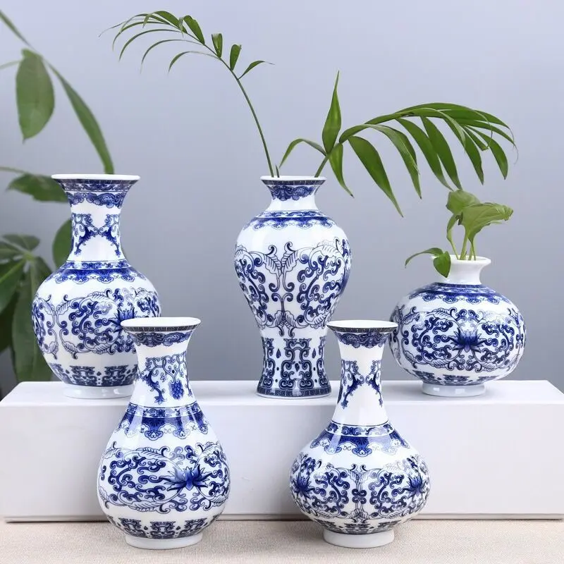 Retro Chinese Style Mini Handmade Blue and White Porcelain Art