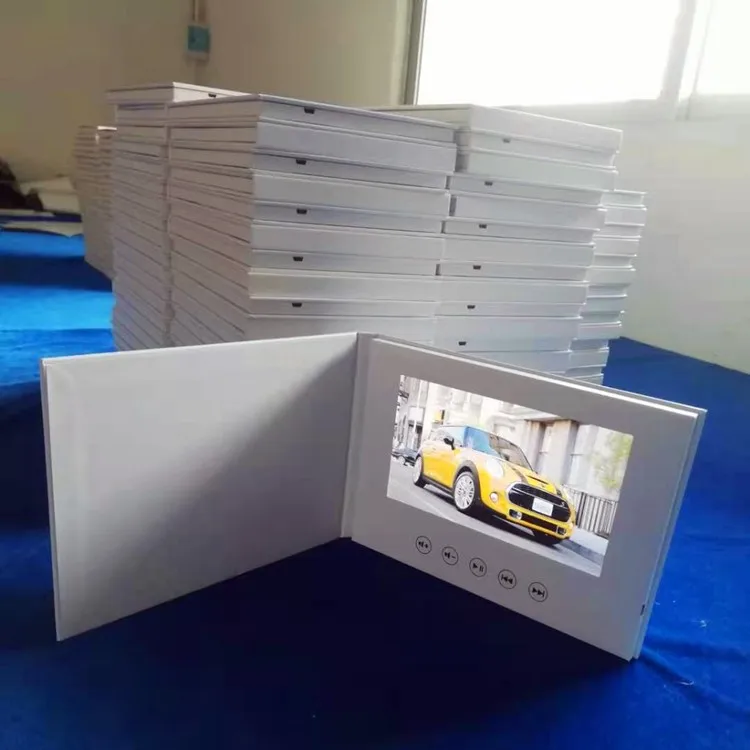 Белая пустая цифровая видеоброшюра, образец для деловой рекламы или пригласительных открыток на свадьбу