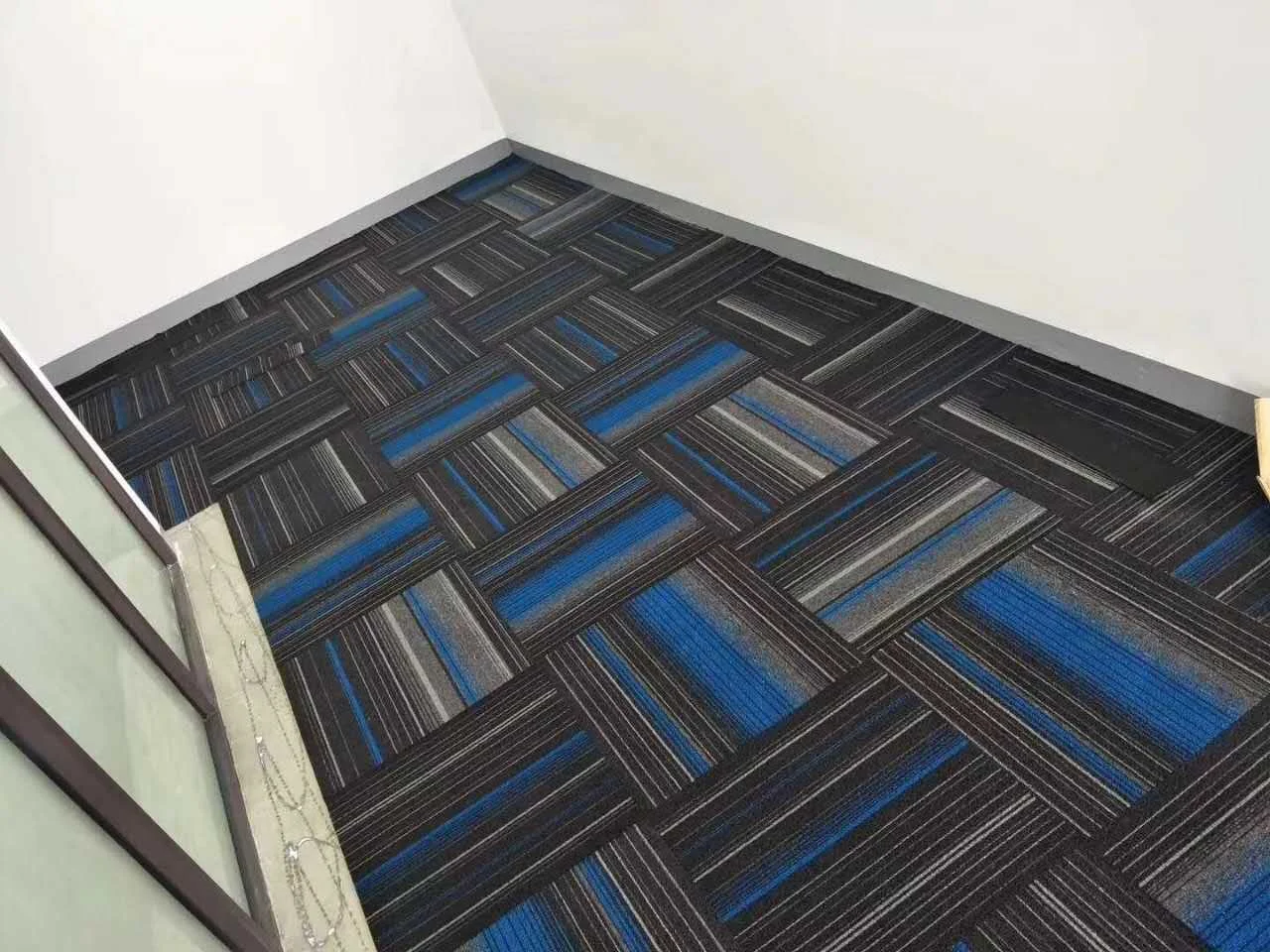 Bitumen Backing Square Carpet Tiles for Commercial Use