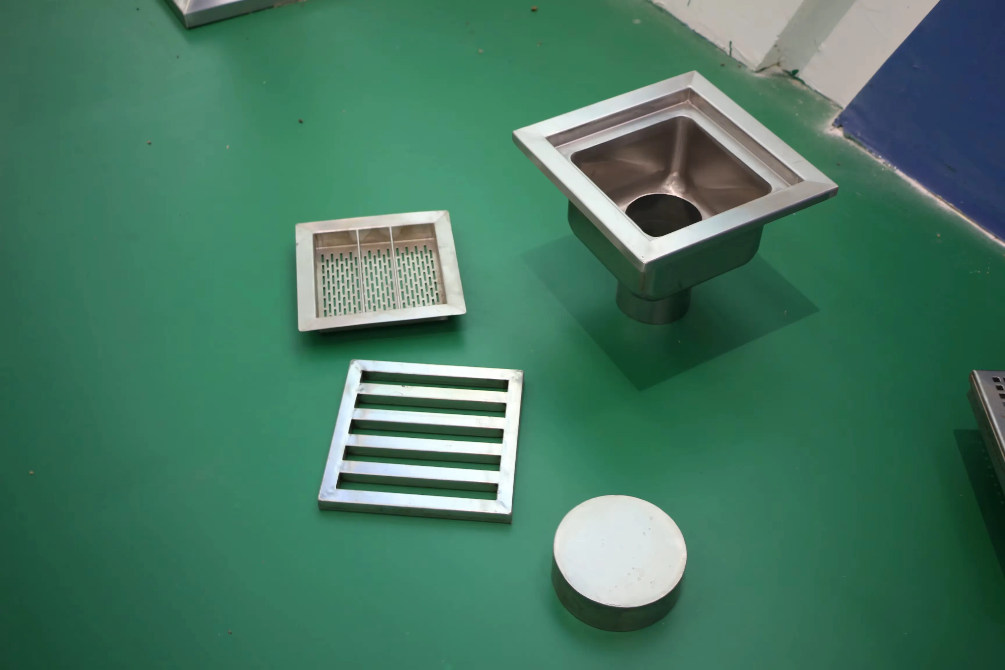 Industrial heavy duty floor drain made of stainless steel
