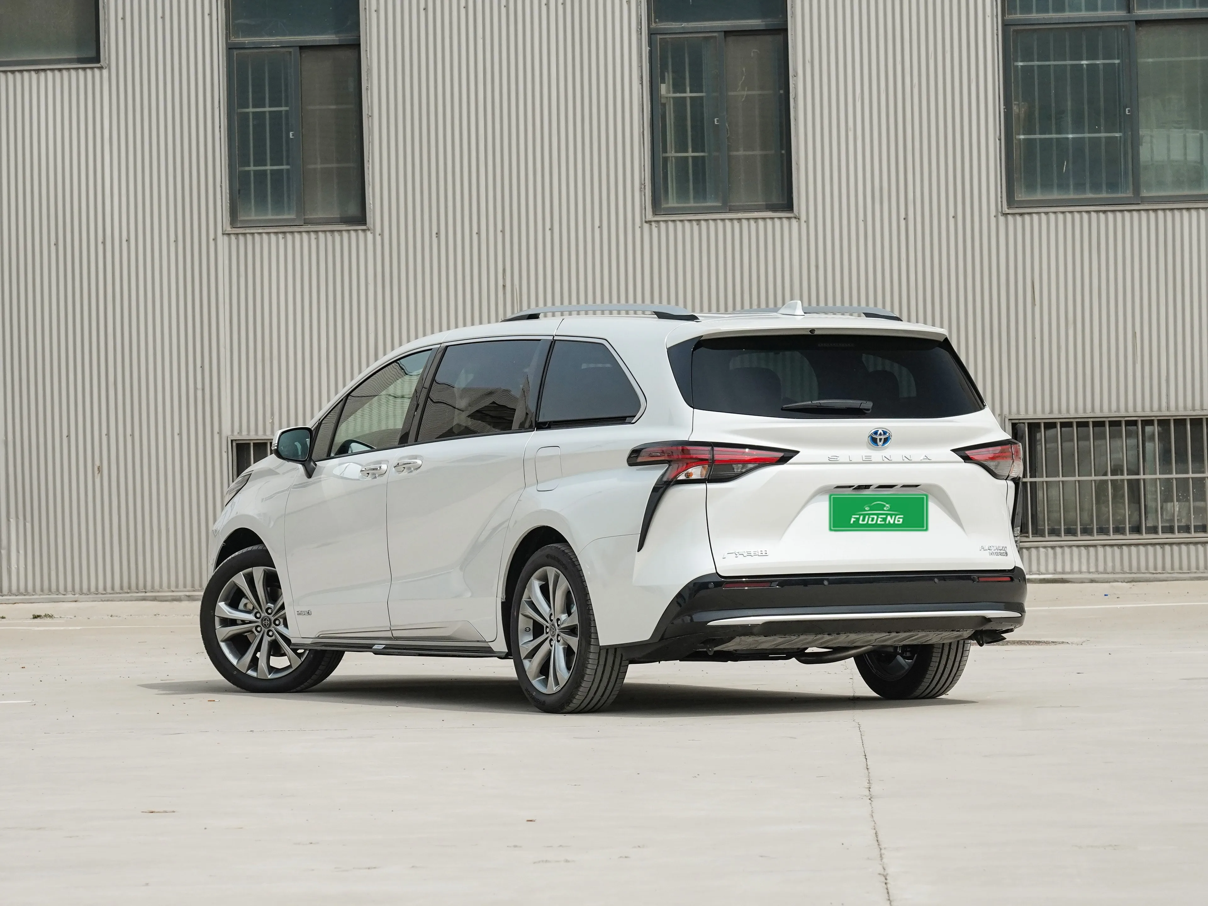 2023 Model Toyota Sienna 7 Seater 5 Seater China Vehicles Toyota Used