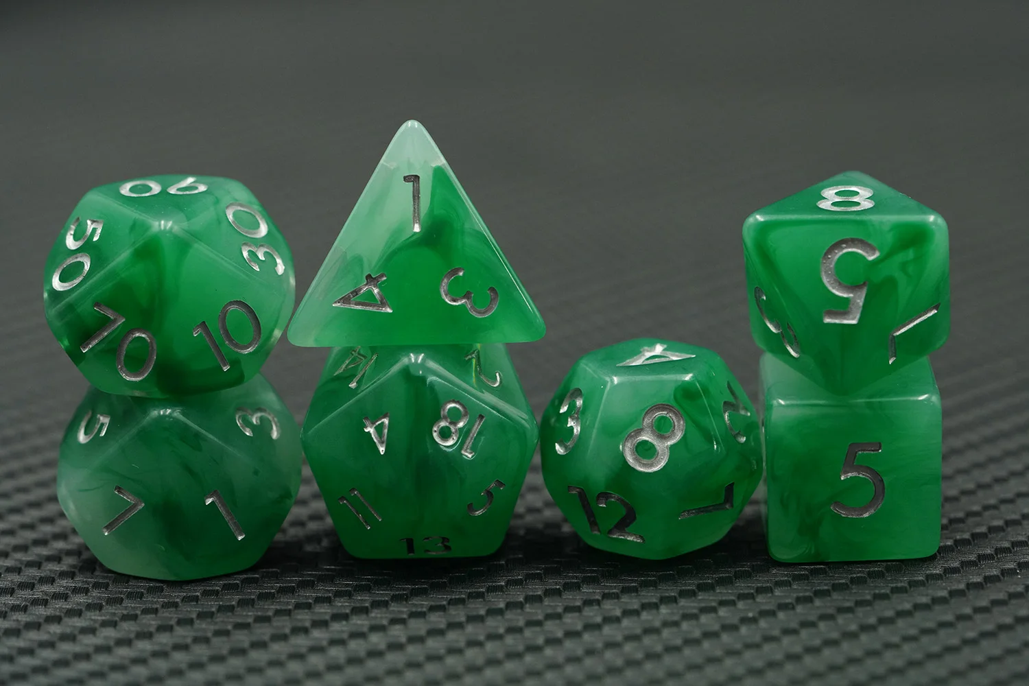 High Quality 7-Piece Polyhedral Resin Dice Set Handmade 16mm Green Resin with Soft Edge for DND Table Games details