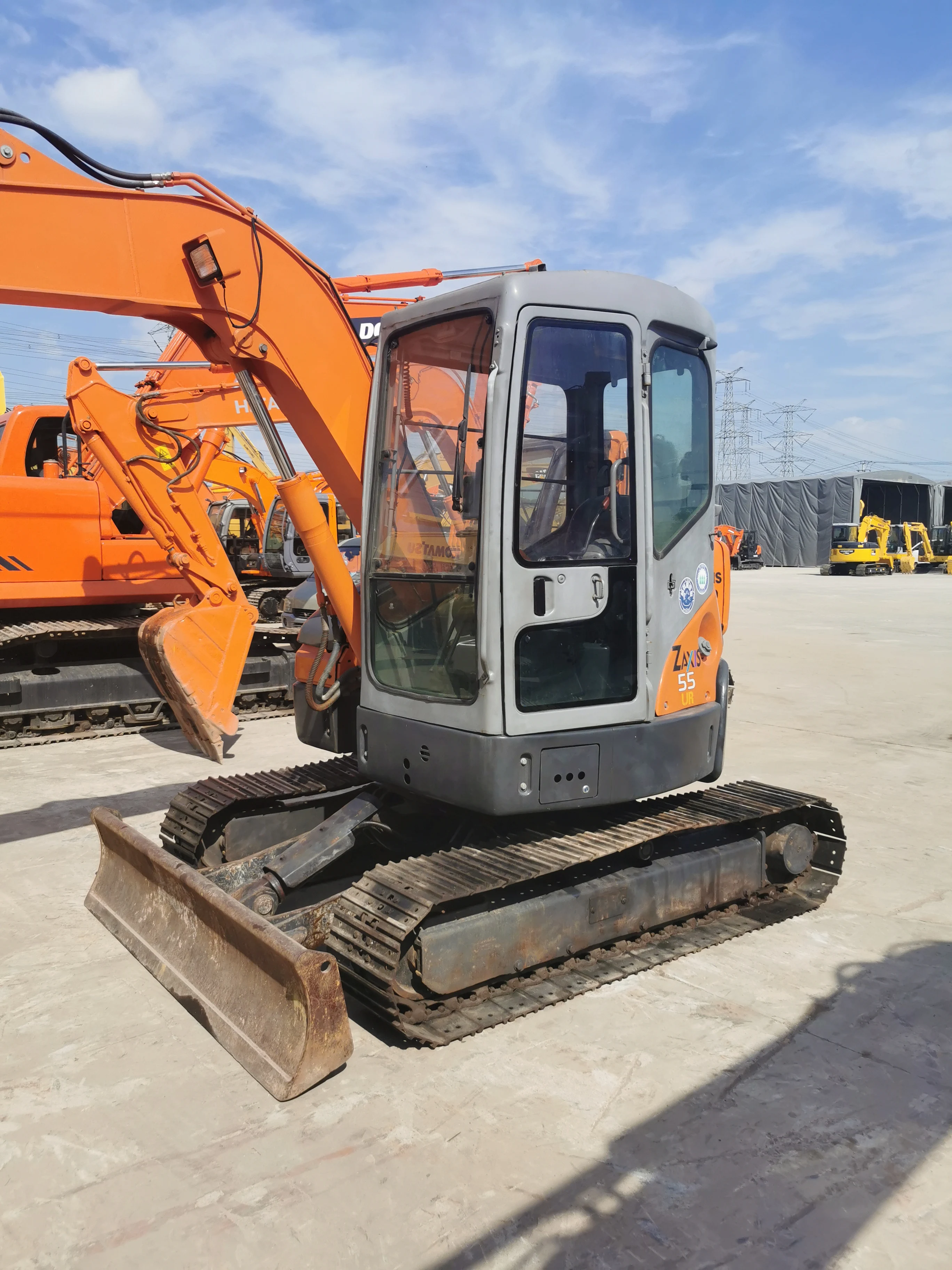 Used Hitachi ZX55 Mini Crawler Excavator 5.5 Tons with 5 Ton Operating Weight and 2021 Year Model