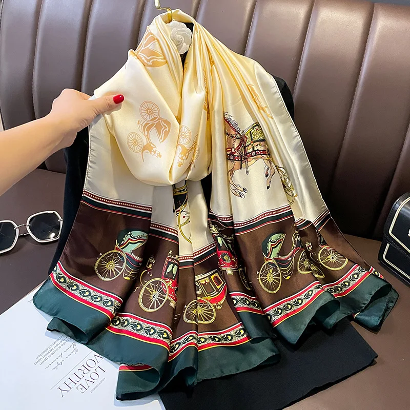 Женский шелковый шарф с