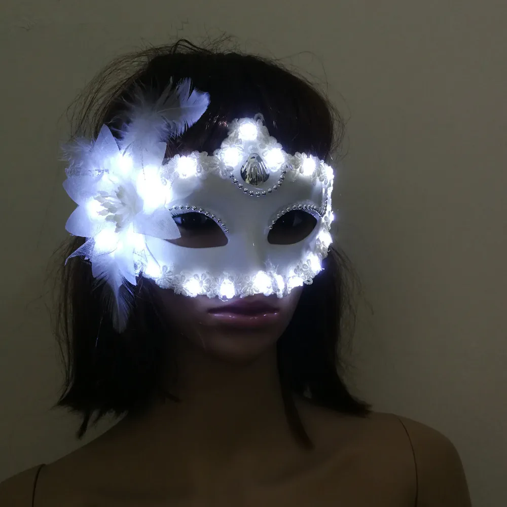 Nueva máscara de fiesta LED para mujer, estilo veneciano, con luces intermitentes y plumas de princesa, ideal para bodas y Navidad. ¡Muy bien valorada!_voghion.com