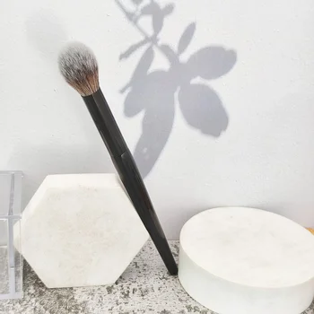 Flame Makeup Brush Facial Highlighter Brush Brightening Powder Brush Beauty and Skincare Tools