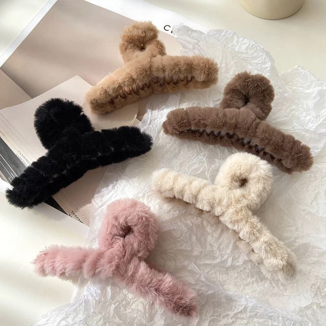 Autumn Winter Plush Hair Clips Solid Color 13CM Large Ponytail Hair Claw Korean Fluffy Hollow Out Triangle Shark Hair Clips