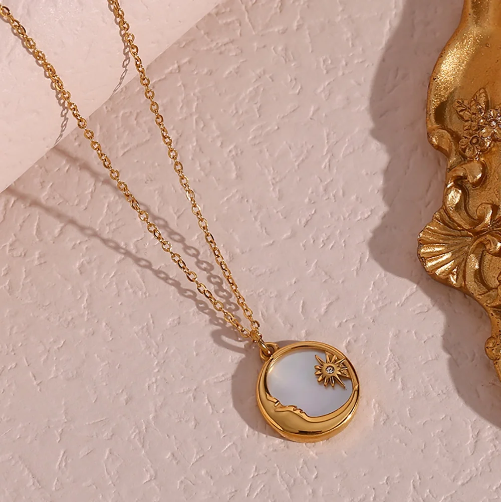 Guarantee Dreamshow Natural Shell 18k Gold Plated Disc Sun Moon Pendant Necklace Tarnish Free Stainless Steel Necklace Jewelry