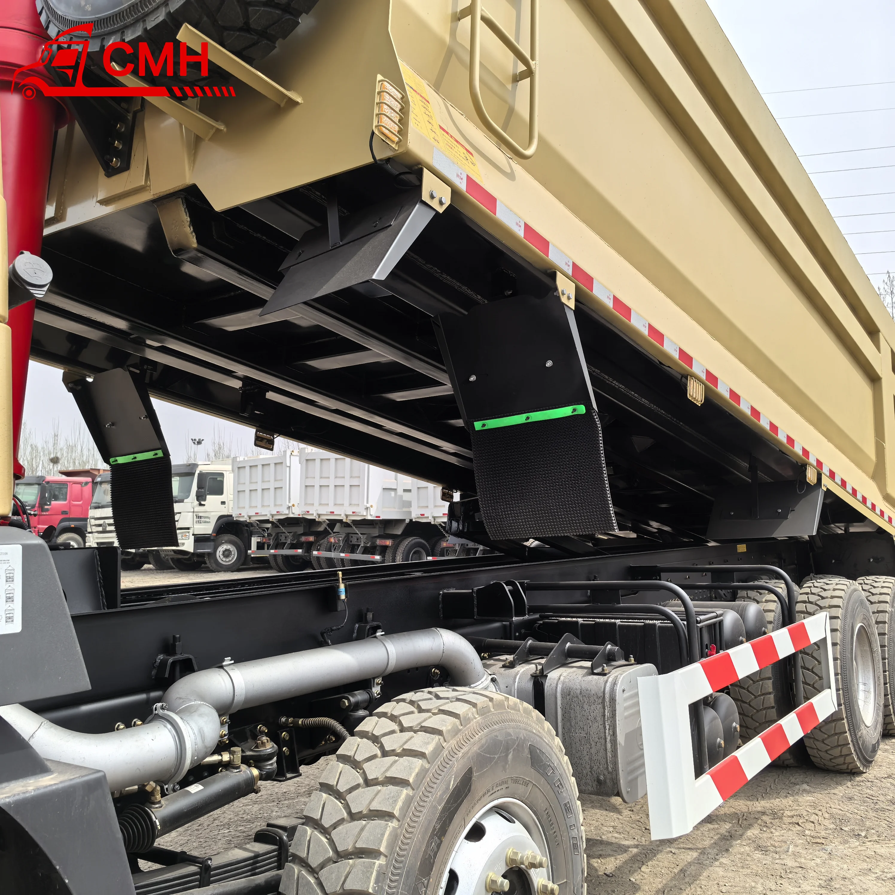 Shacman F3000 X3000 M3000 8x4 12 Wheel LHD RHD 50ton Mining 50tons Tipper Truck Shacman 8*4 Dump Trucks manufacture
