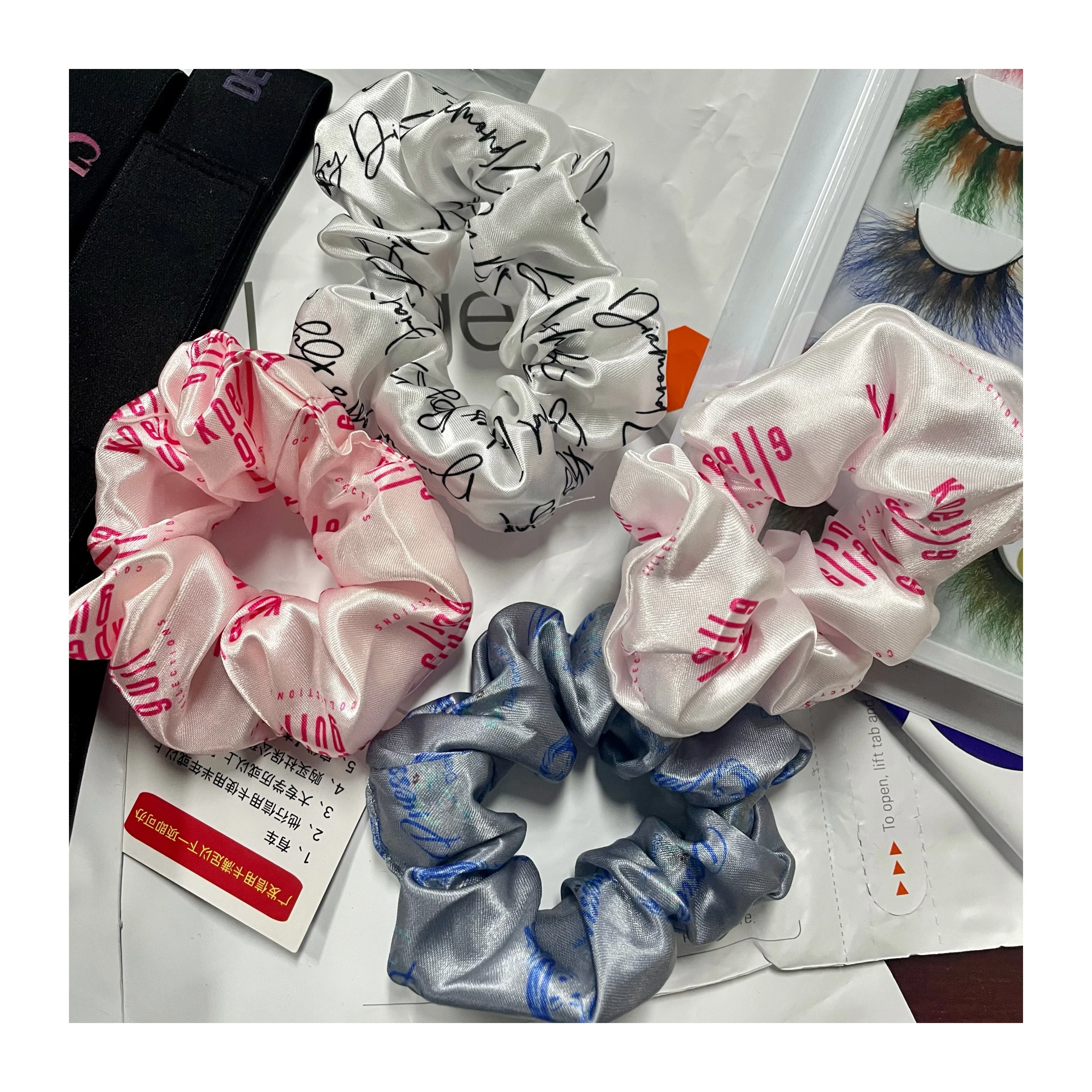 Оптовая продажа шелковые резинки для волос стандартной формы с принтом на