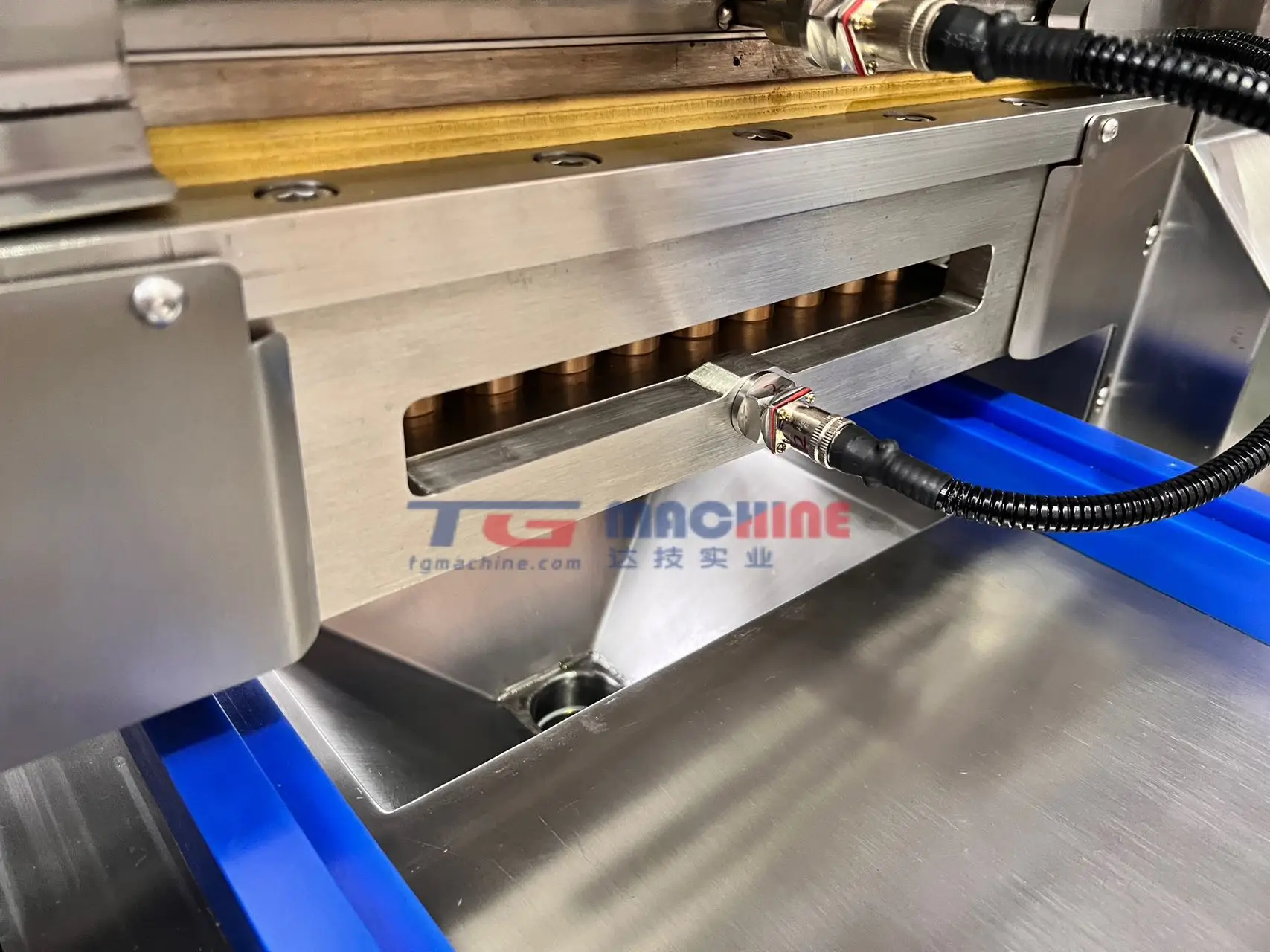 Semi Automatic Gummy Candy Making Machine Gummy Demolder Machine