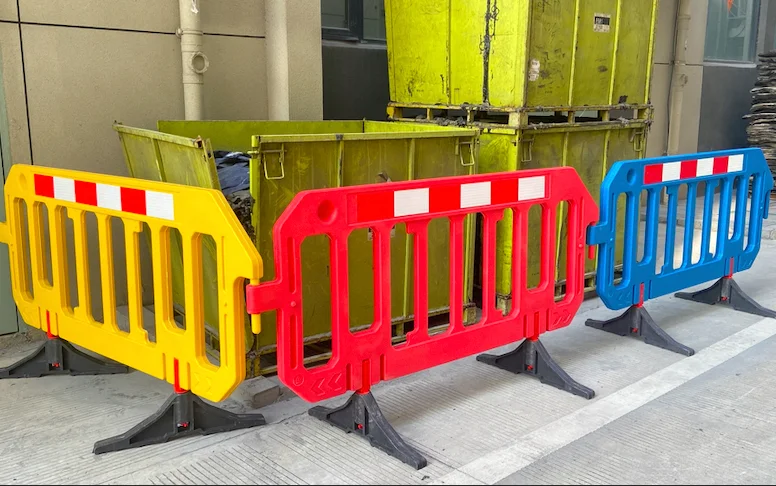 Blue/Yellow/Red Plastic Road Traffic Management Barrier for Roadway Safety Temporary Traffic Barrier Fence manufacture