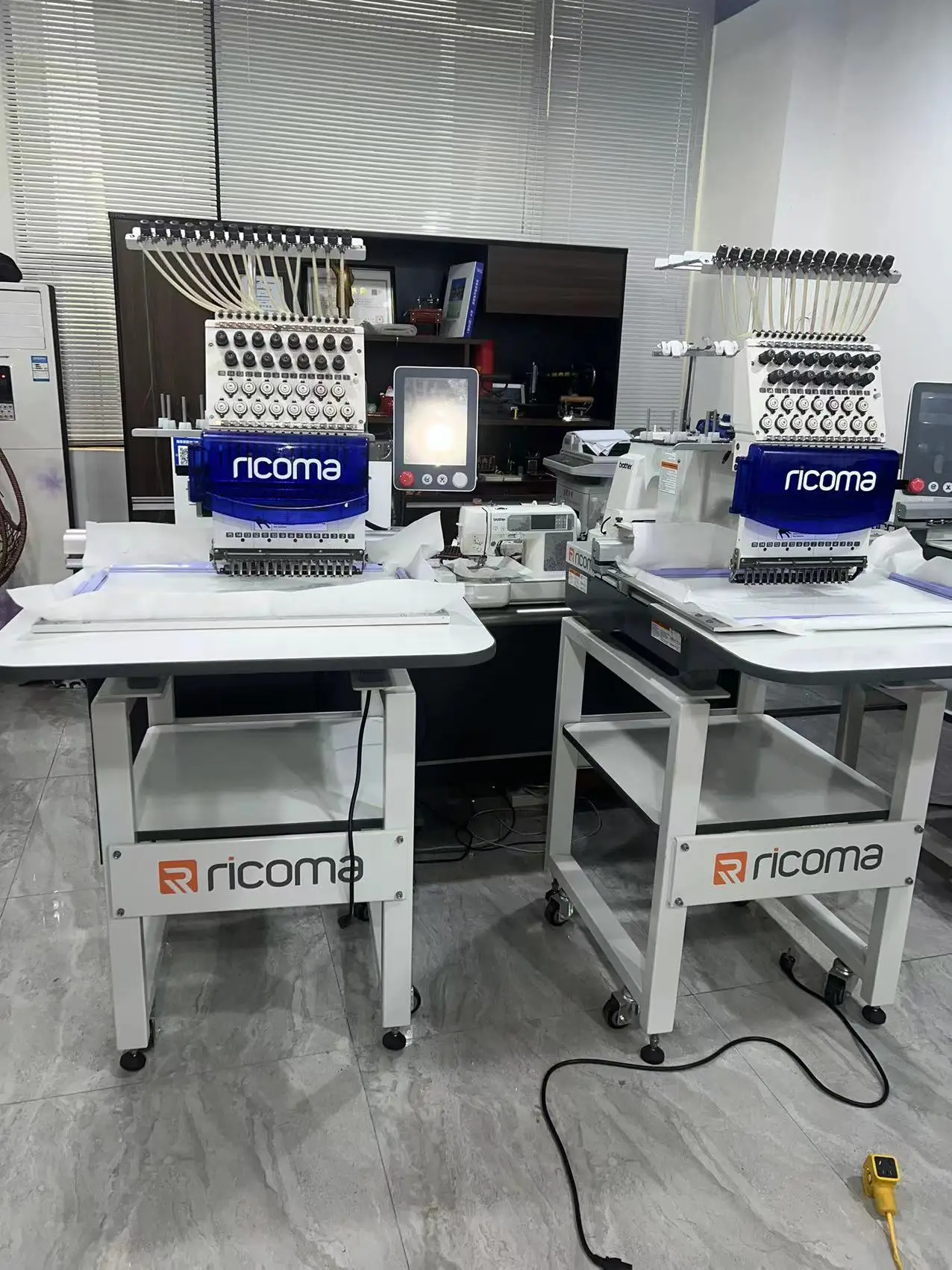 Embroidery Machine A Broder 1501tc7s Good Rima 15 Needle Advanced