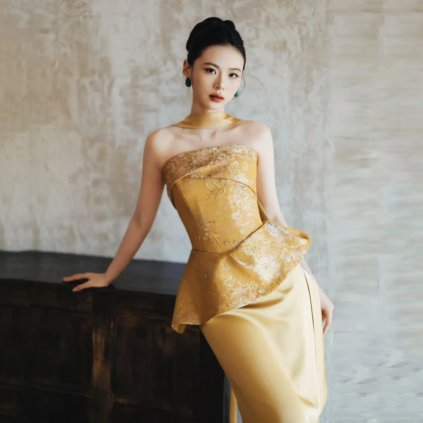 white long sleeve engagement dress WD5512 Ball Gown Burgundy Wedding Dress Gold Appliqued Lace Bridal Gow –  Siaoryne main image 0