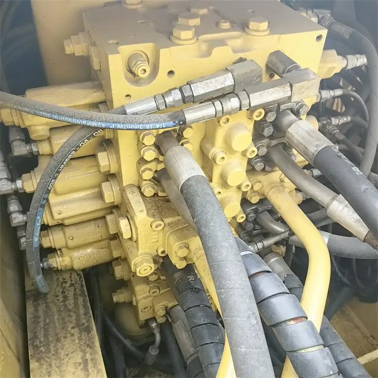 2018 Komatsu Excavator PC220-8 with 22840KG Operating Weight and 1m³ Bucket Capacity in Good Condition