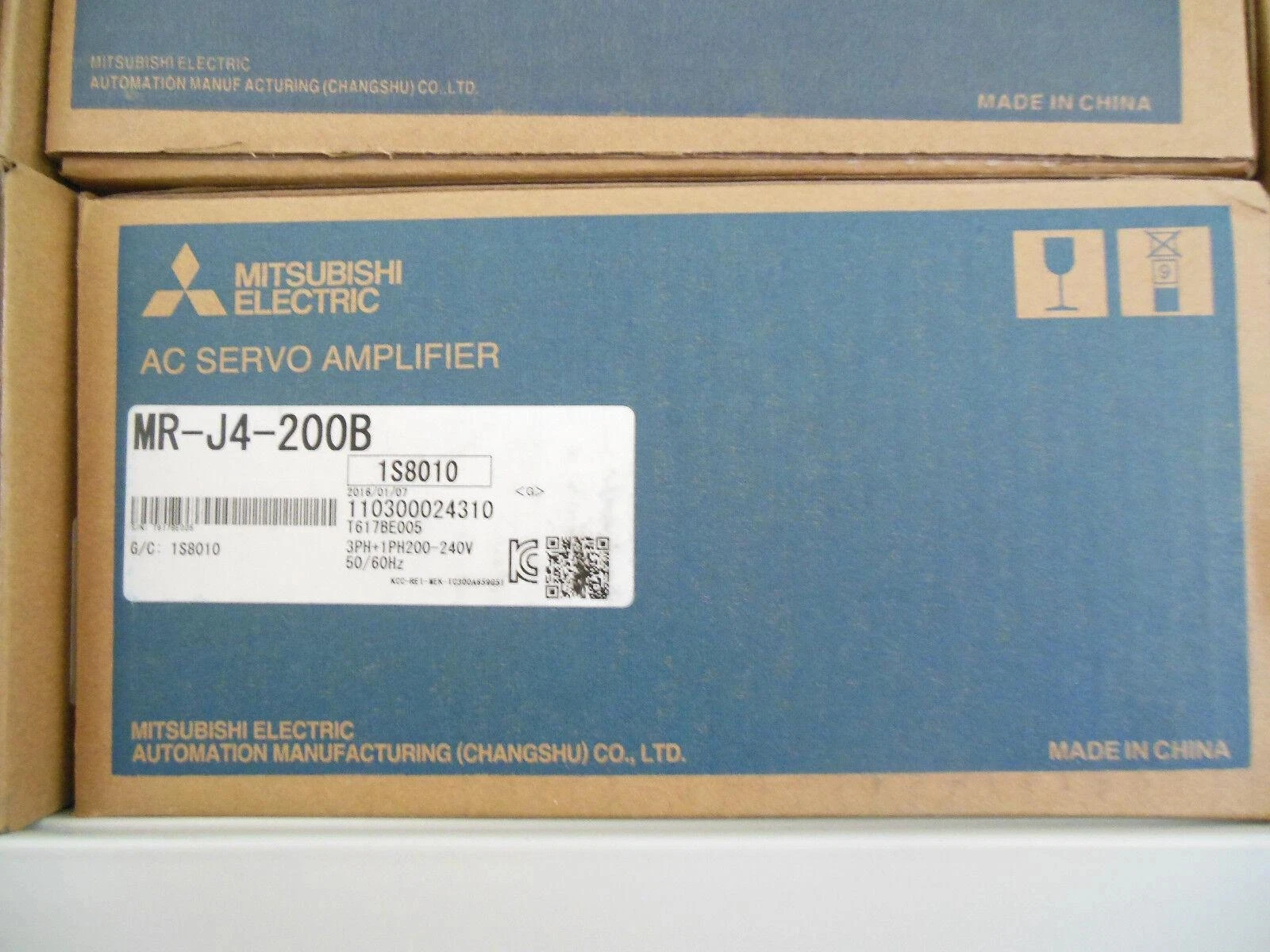 ＼新品／　MITSUBISHI/三菱 MR-J4-200B サーボアンプ「６ヶ月保証付き」 三菱伺服驱动器MR-J4-200B全系列全新原装保修一年