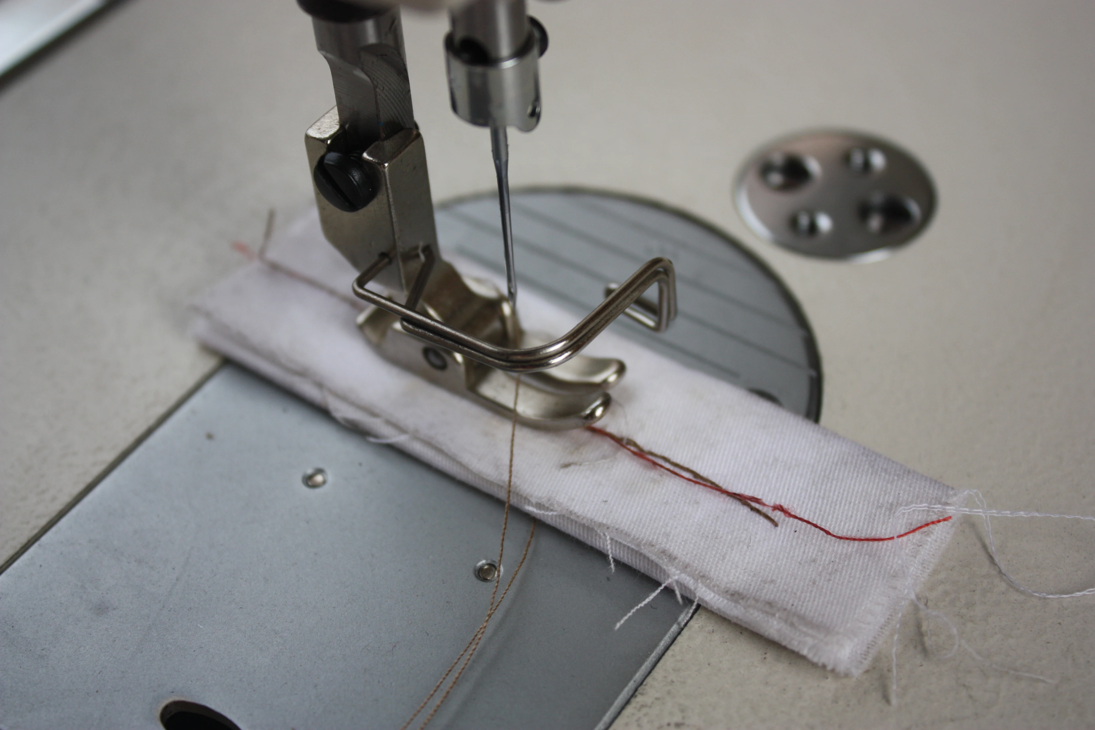 DDL8500 HIGH SPEED INDUSTRIAL SEWING MACHINE JUKKY BRAND LOCKSTITCH MACHINE for CLOTHES MACHINE COUDRE