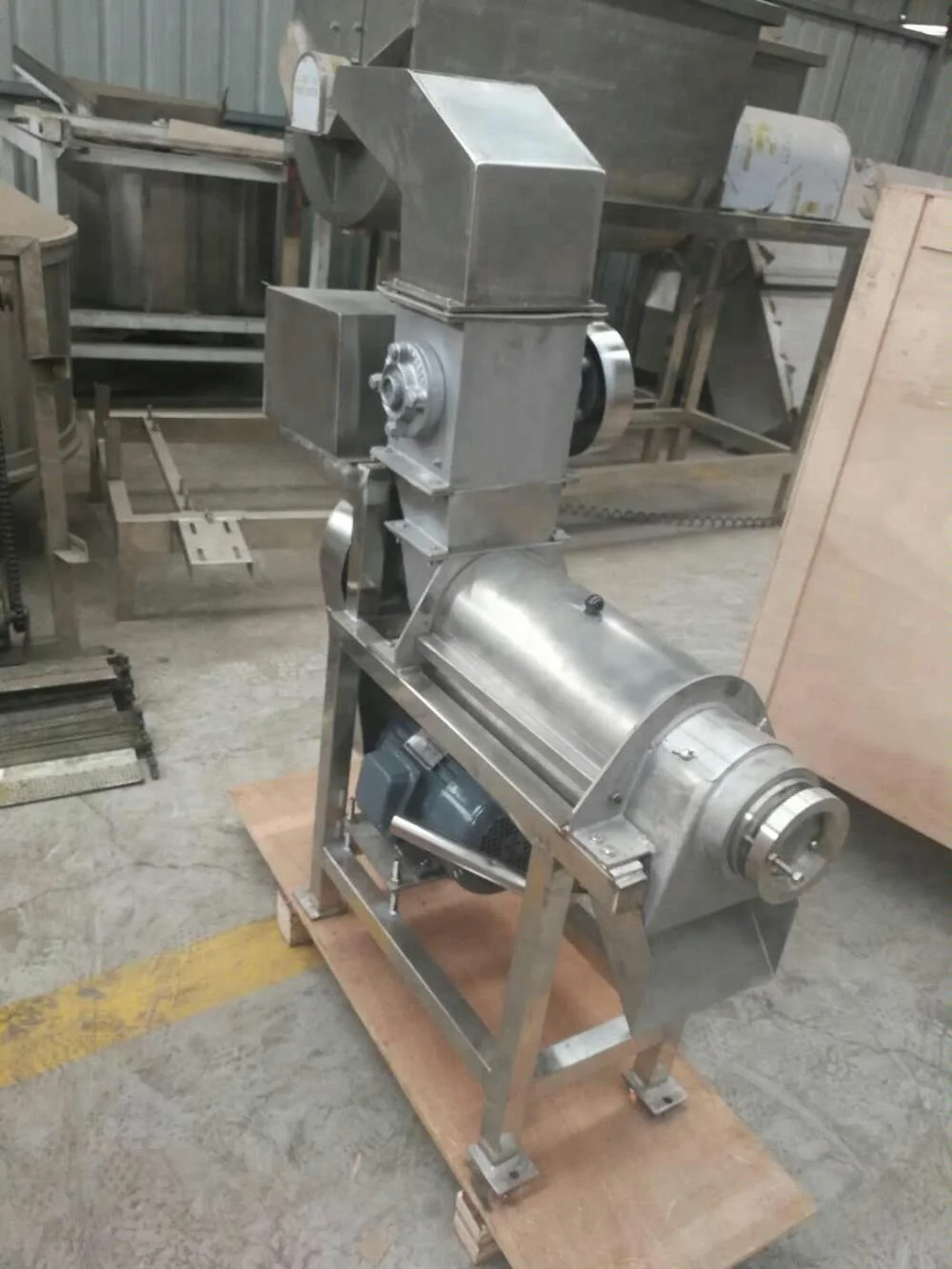 Coconut Meat Mill Extractor Fruit Pulper Pulp Making Machine Coconut Milk Extracting Machine Price