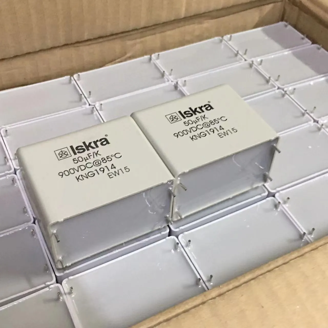 Film Capacitors Iskra KNG1914 50UF 900VDC - Reliable Performance