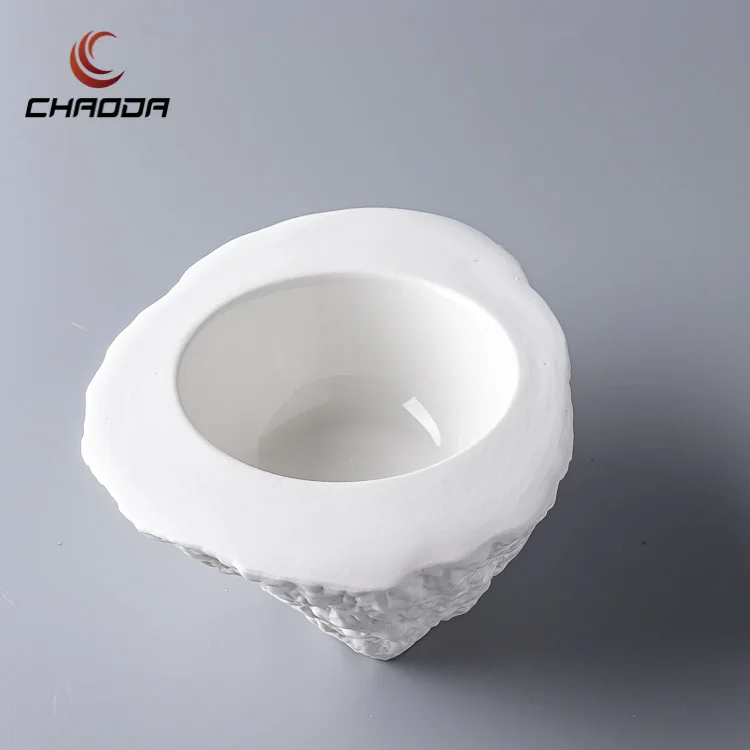 European Style Ceramic Soup Bowl with Irregular Surface Porcelain Snack Bowls for Star Rated Restaurant