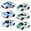 Série de voitures de police avec force arrière