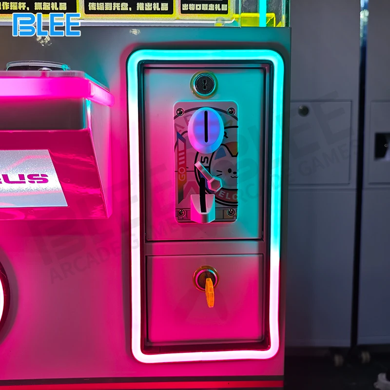 D−CLAW　あいや～　デコペン Arcade Toy Candy Crane Crazy Toy2 Claw Machine for Sale