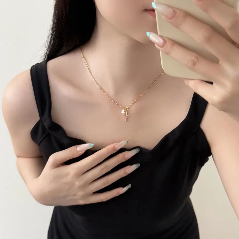 KAKODIY Rhodium 18K Gold Plated Cubic Zirconia Cross Pendant Necklace Women's Straight Pull Religious Cross Faith Pendant Necklace detail 5