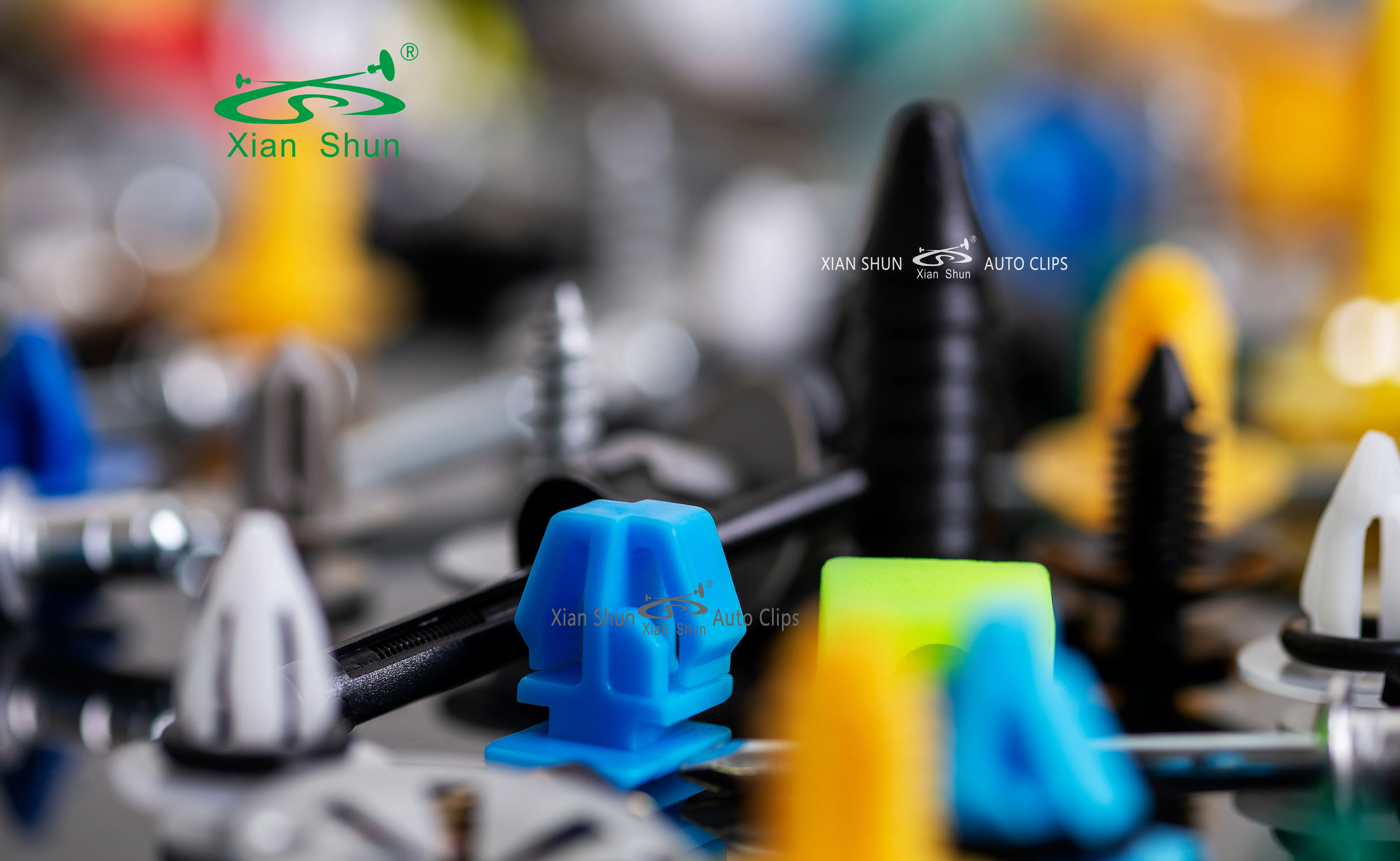 OEM Factory Auto Fastener - Plastic Retainer for Car Clips