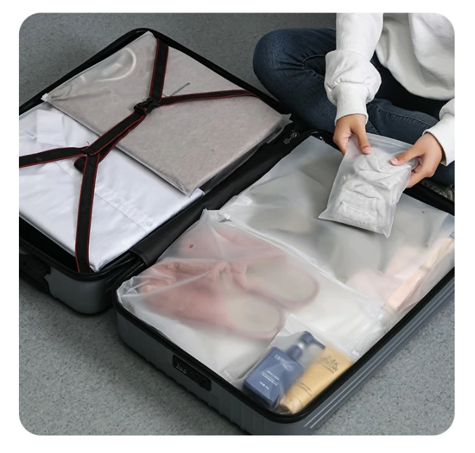 35*45cm Low price factory supply shirt jacket clothing package bag clear ziplock bag frosted zipper bag details