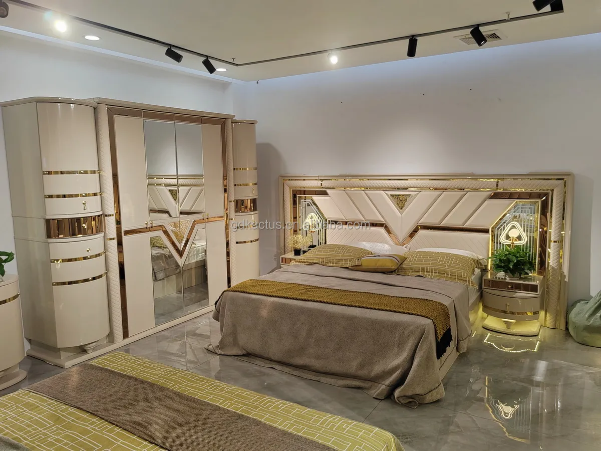 2023 Brand New Design Modern Wooden Luxury Royal Bedroom Furniture Set