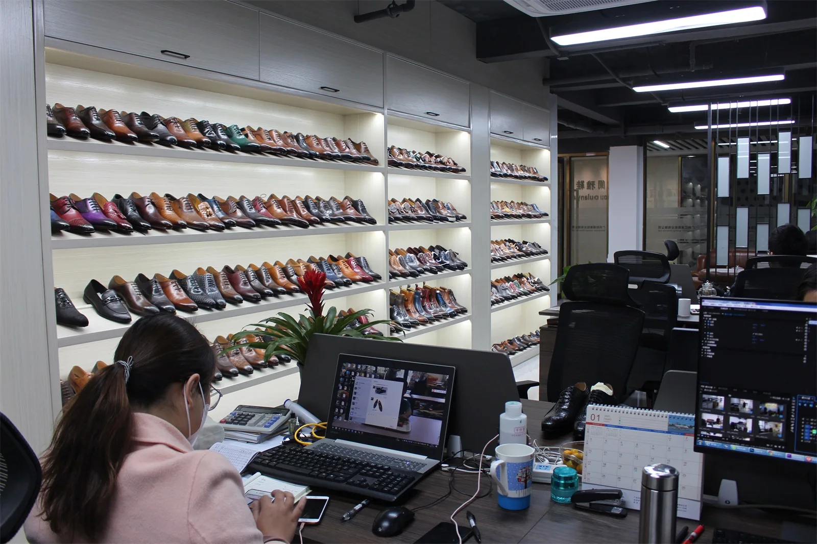 Guangzhou Oulanya Shoes Co., Ltd. 2