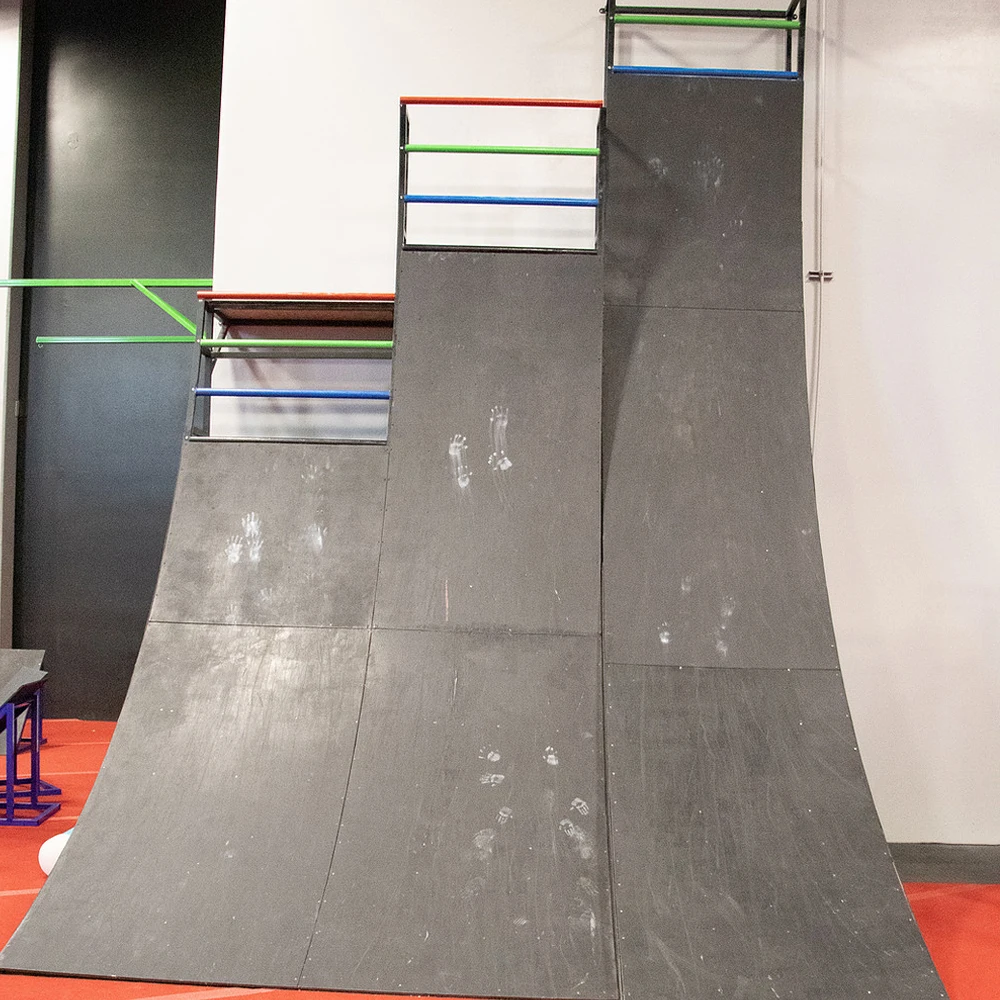 Indoor Gym Sport Adventure Park American Ninja Warrior Junior Challenge  Obstacle Climbing Triple Warped Wall with Hand Rail