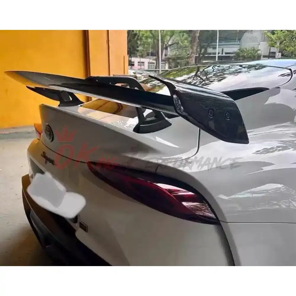 grスープラ ダックテール GRスープラのダックテールスポイラー